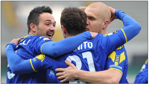 abrazo_jugadores_zps7a6a2ba4.png