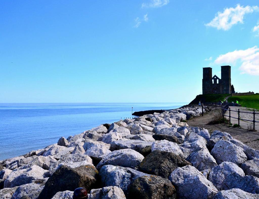 IMAGE: http://i1300.photobucket.com/albums/ag86/viscountdriver/castle_zps02811375.jpg