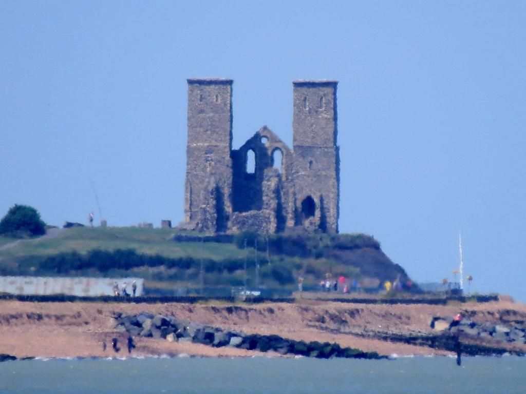 IMAGE: http://i1300.photobucket.com/albums/ag86/viscountdriver/r2_zpsfe1749e9.jpg