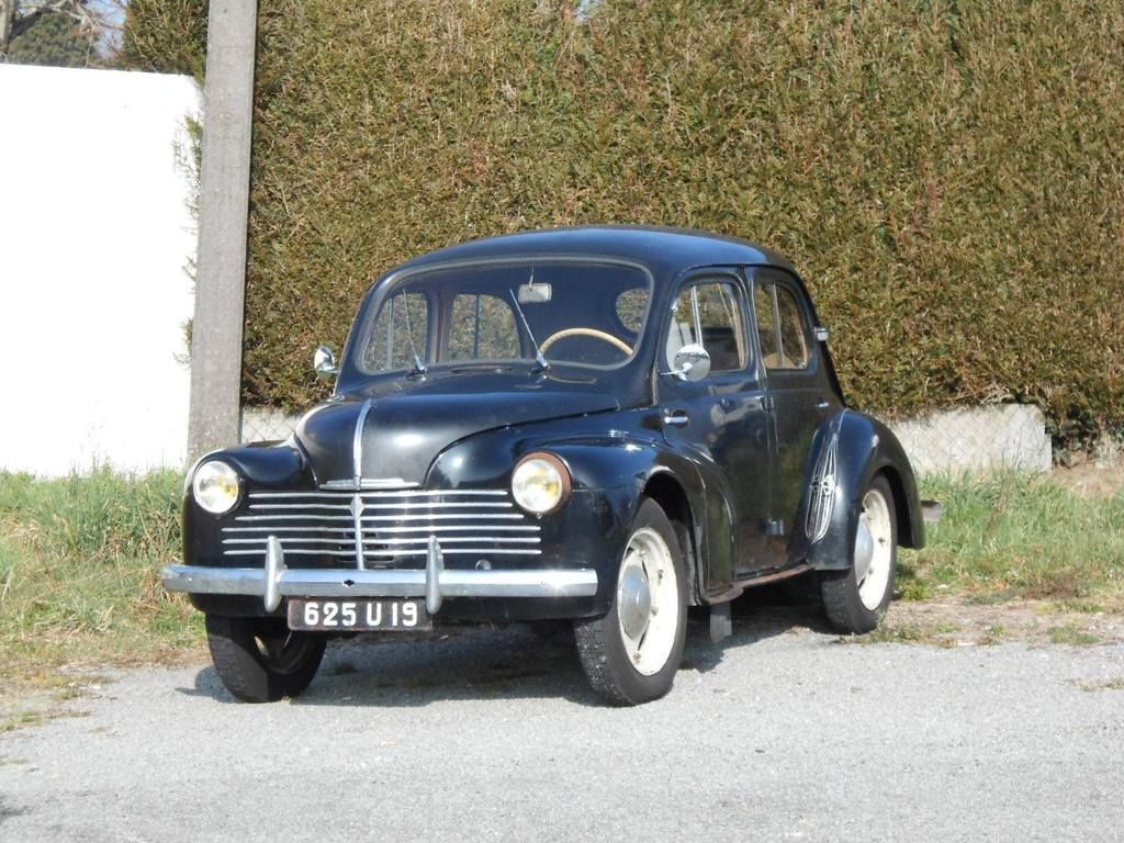 renault 4cv 1952