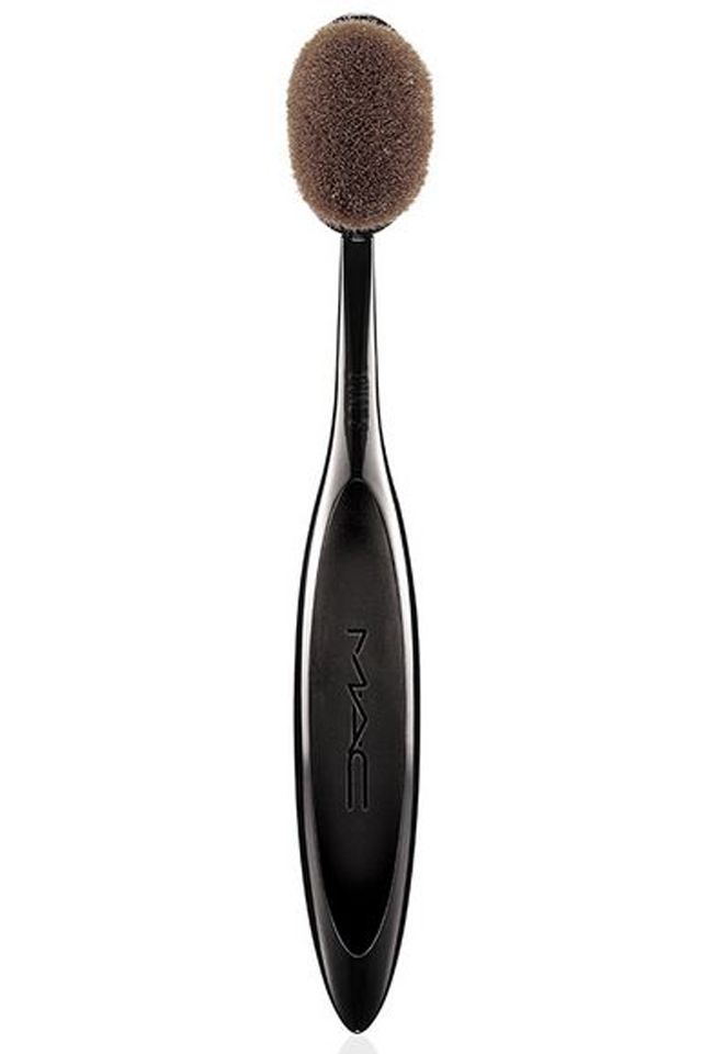  photo fustany-beauty-makeup-The New Makeup Brush Everyone Is Talking About-mac masterclass oval 6 brush_zpsywlvrc0p.jpg