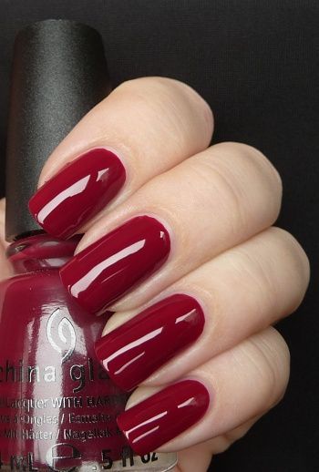 photo fustany-beauty-nails-holiday season nails-deep red_zpscrzfyuaa.jpg