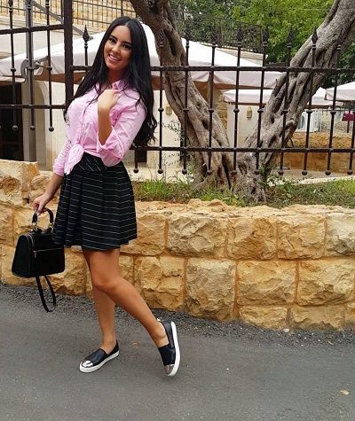  photo fustany-fashion-celebrity style-arab tv hosts-sandy farah hakim_zps0huvkeph.jpg