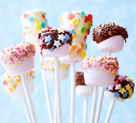 photo fustany-lifestyle-kitchen-new years eve house party snackas-marshmellow dipped in chocolate_zpsgu4abnnv.jpg