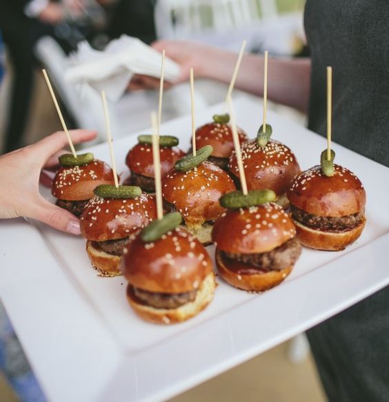 photo fustany-lifestyle-kitchen-new years eve house party snackas-mini burgers_zpsrrgksw8g.jpg