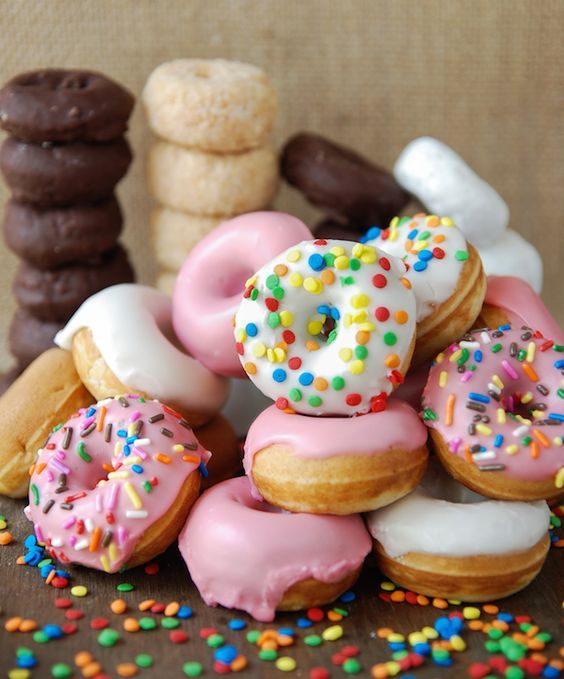 photo fustany-lifestyle-kitchen-new years eve house party snackas-mini donuts_zpsccjxna24.jpg