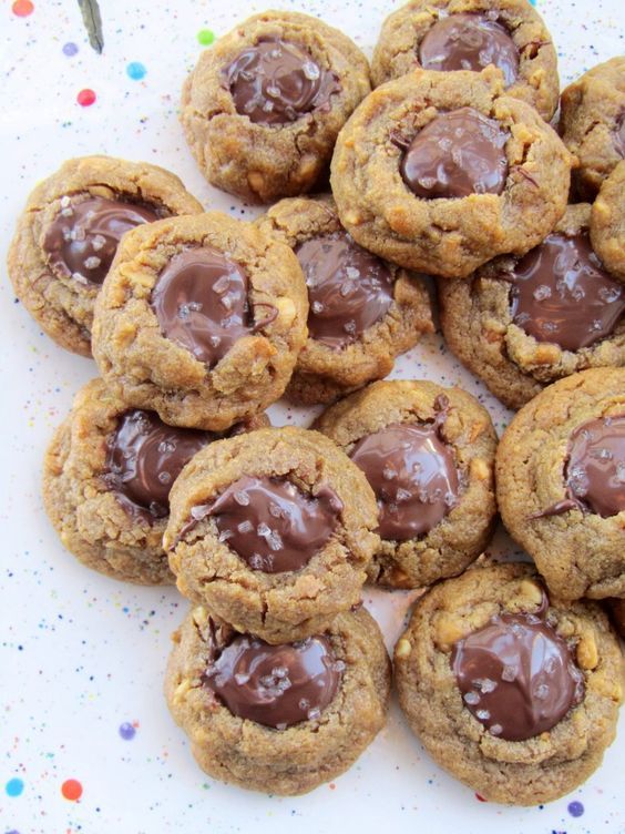 photo fustany-lifestyle-kitchen-new years eve house party snackas-nutella peanut butter cookies_zpsfy7eba8i.jpg