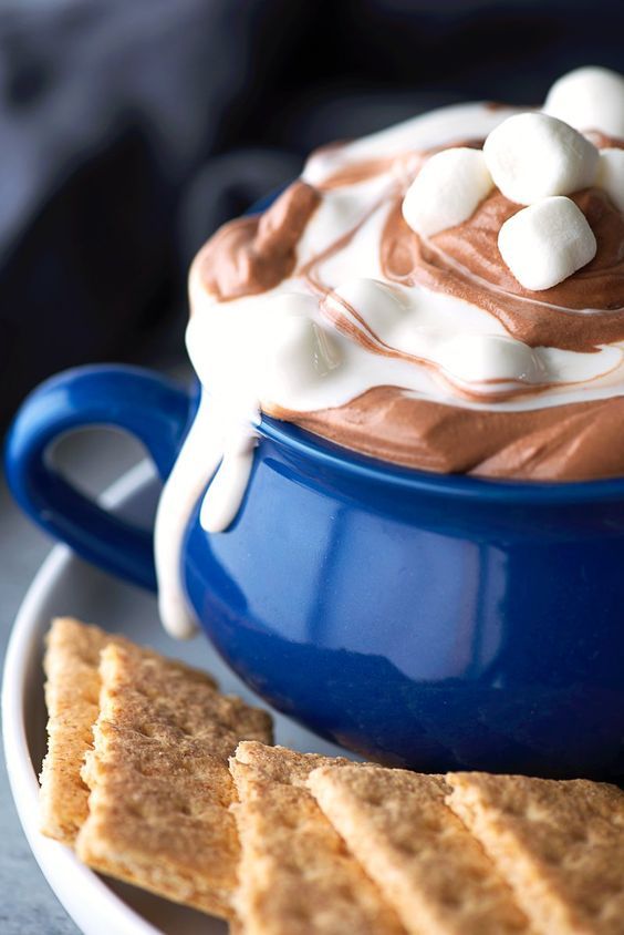 photo fustany-lifestyle-kitchen-new years eve house party snackas-smores dip_zpsyydc9avn.jpg