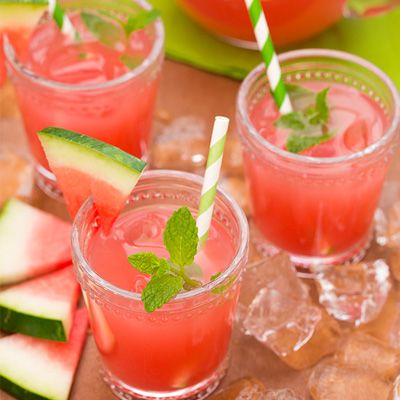  photo fustany-lifestyle-the kitchen-4 creative ways to eat watermelon-watermelon lemonade_zpscszcfwlt.jpg