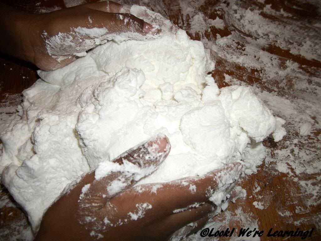 Two Ingredient Foam Dough: Look! We're Learning!