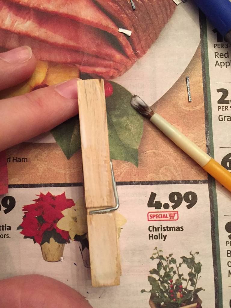 mod podge on the clothespins