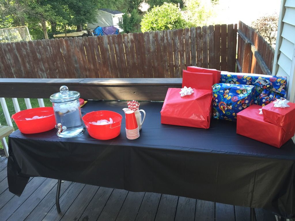 the present and drink table