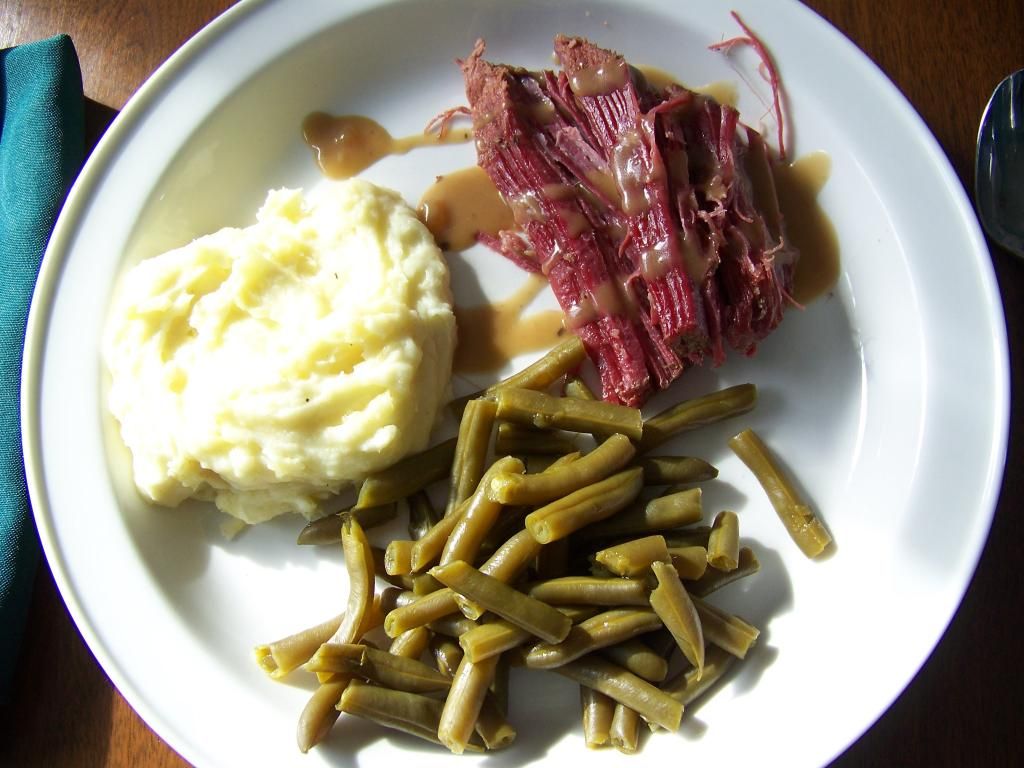 crock pot corned beef with mashed potatoes and green beans