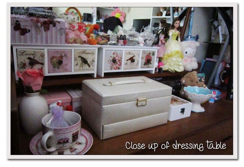 photo room_dressingtable1_zps42771d4e.jpg